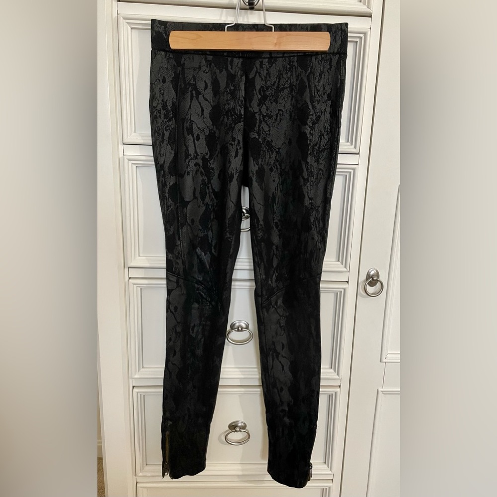 Jessica Simpson Snake Print Leggings